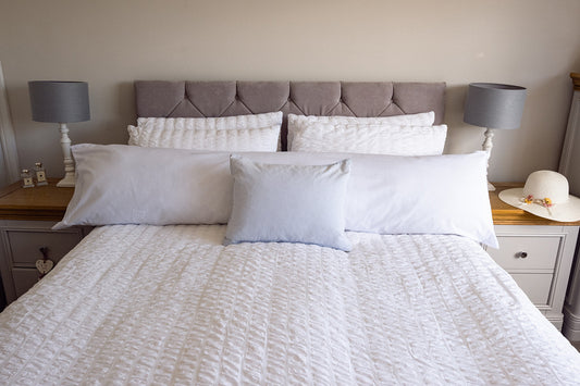 7 Ways to Make Your Bed Look More Luxurious